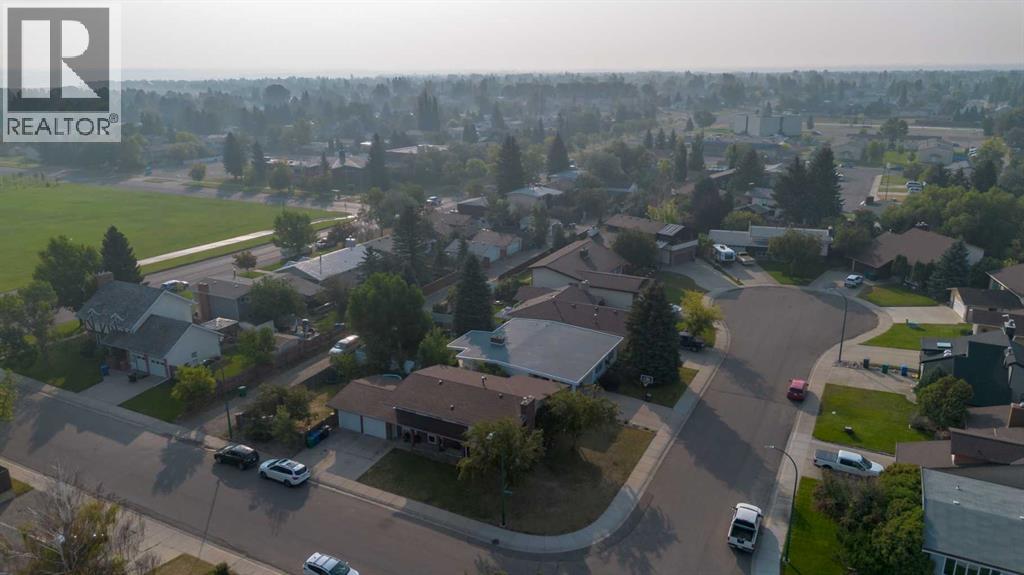 Photo 36 of 10 Sheridan Road W, Lethbridge AB