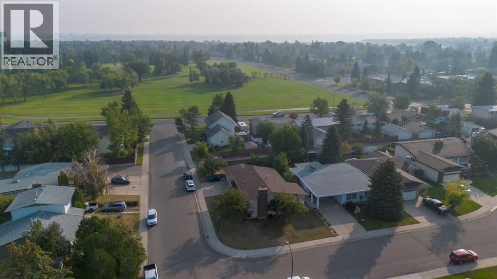 Photo 37 of 10 Sheridan Road W, Lethbridge AB