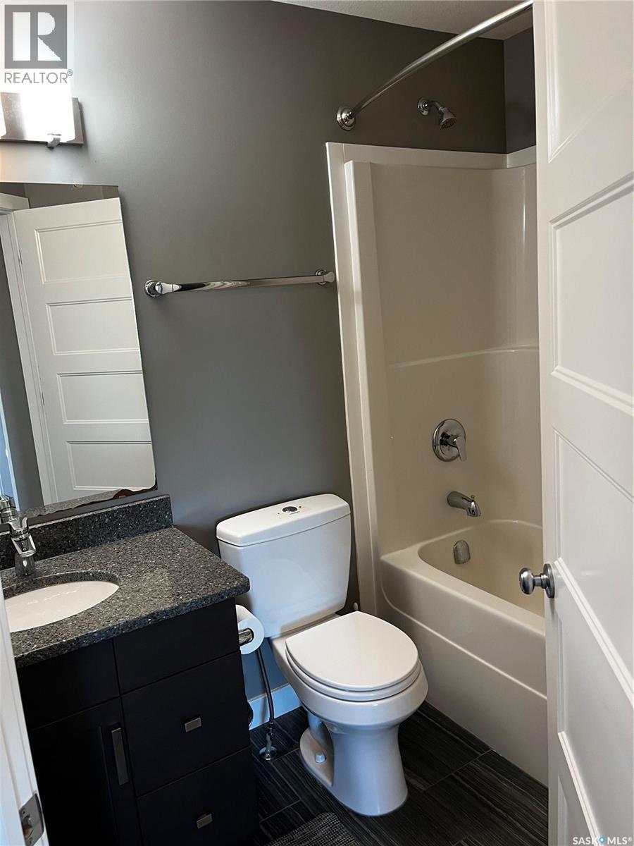 Photo 11 of 1 5301 Beacon Drive, Regina SK