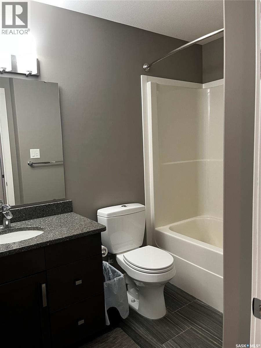 Photo 12 of 1 5301 Beacon Drive, Regina SK