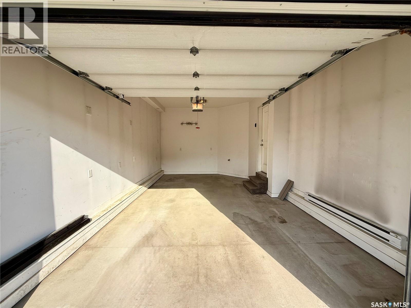 Photo 15 of 1 5301 Beacon Drive, Regina SK