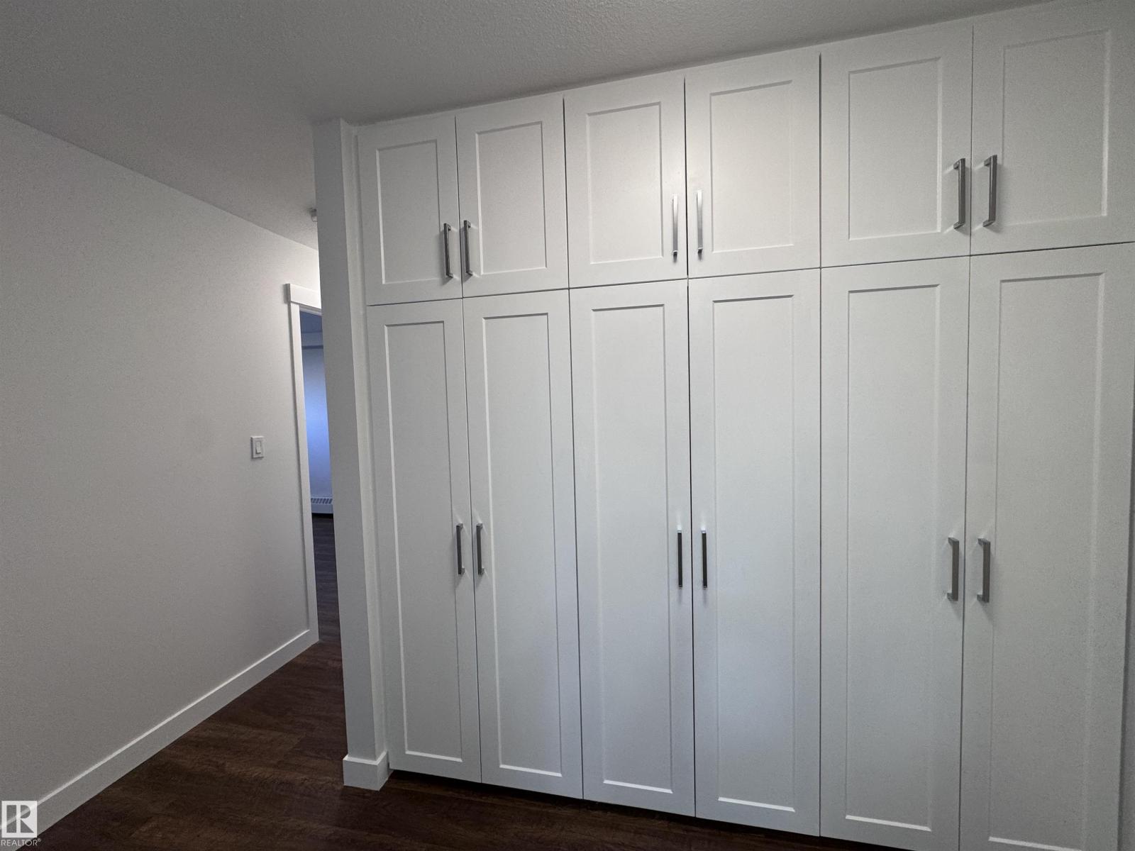 Photo 19 of 103 10511 19 Av Nw, Edmonton AB