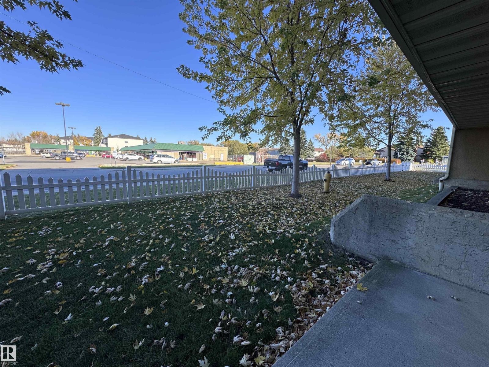 Photo 25 of 103 10511 19 Av Nw, Edmonton AB