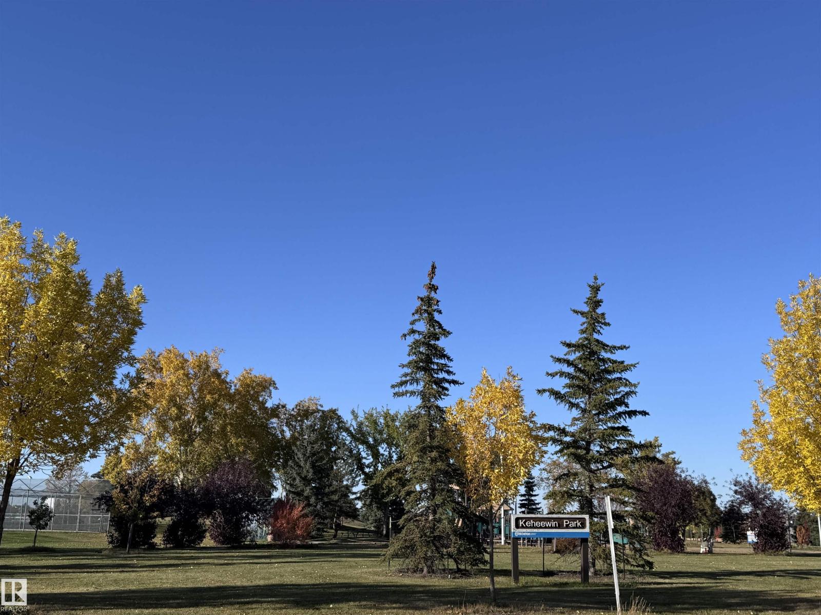 Photo 27 of 103 10511 19 Av Nw, Edmonton AB