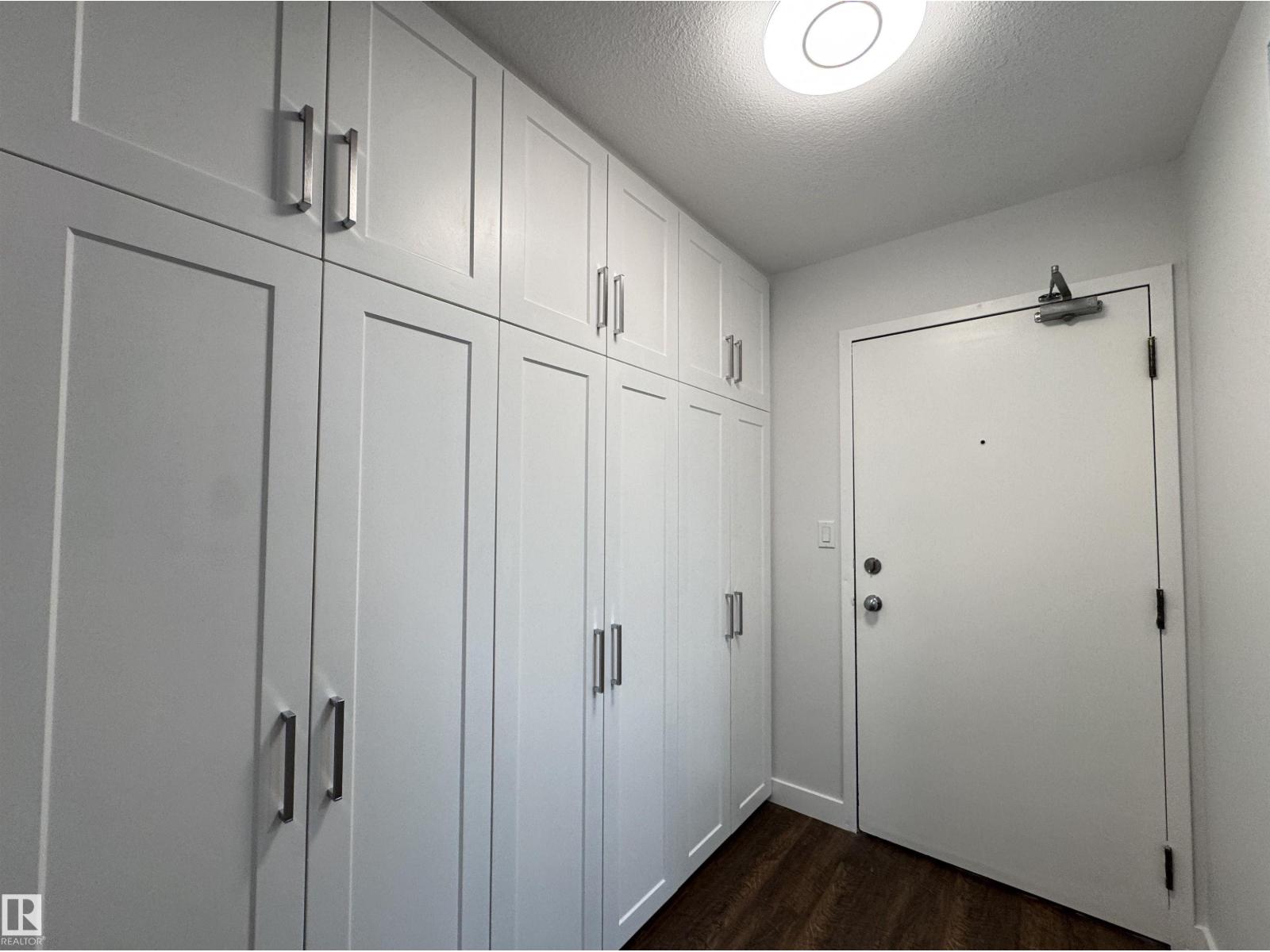 Photo 4 of 103 10511 19 Av Nw, Edmonton AB