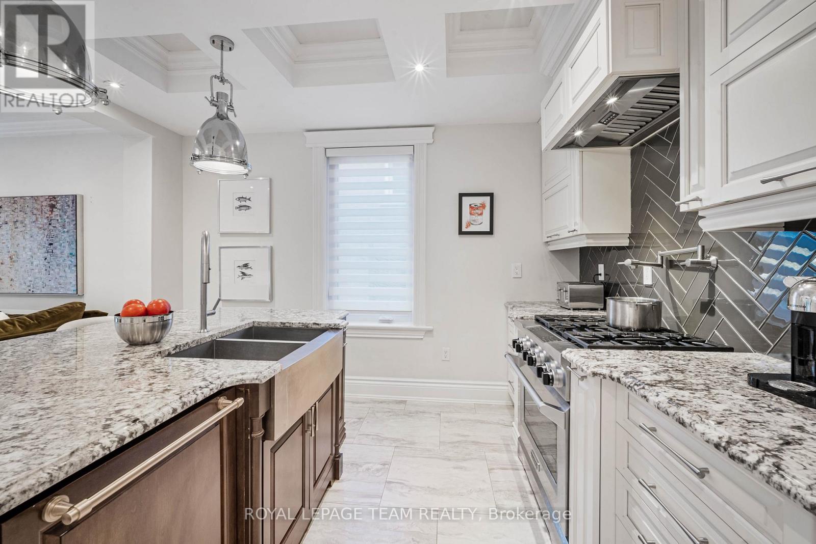 Photo 12 of 47 Second Avenue, Ottawa ON