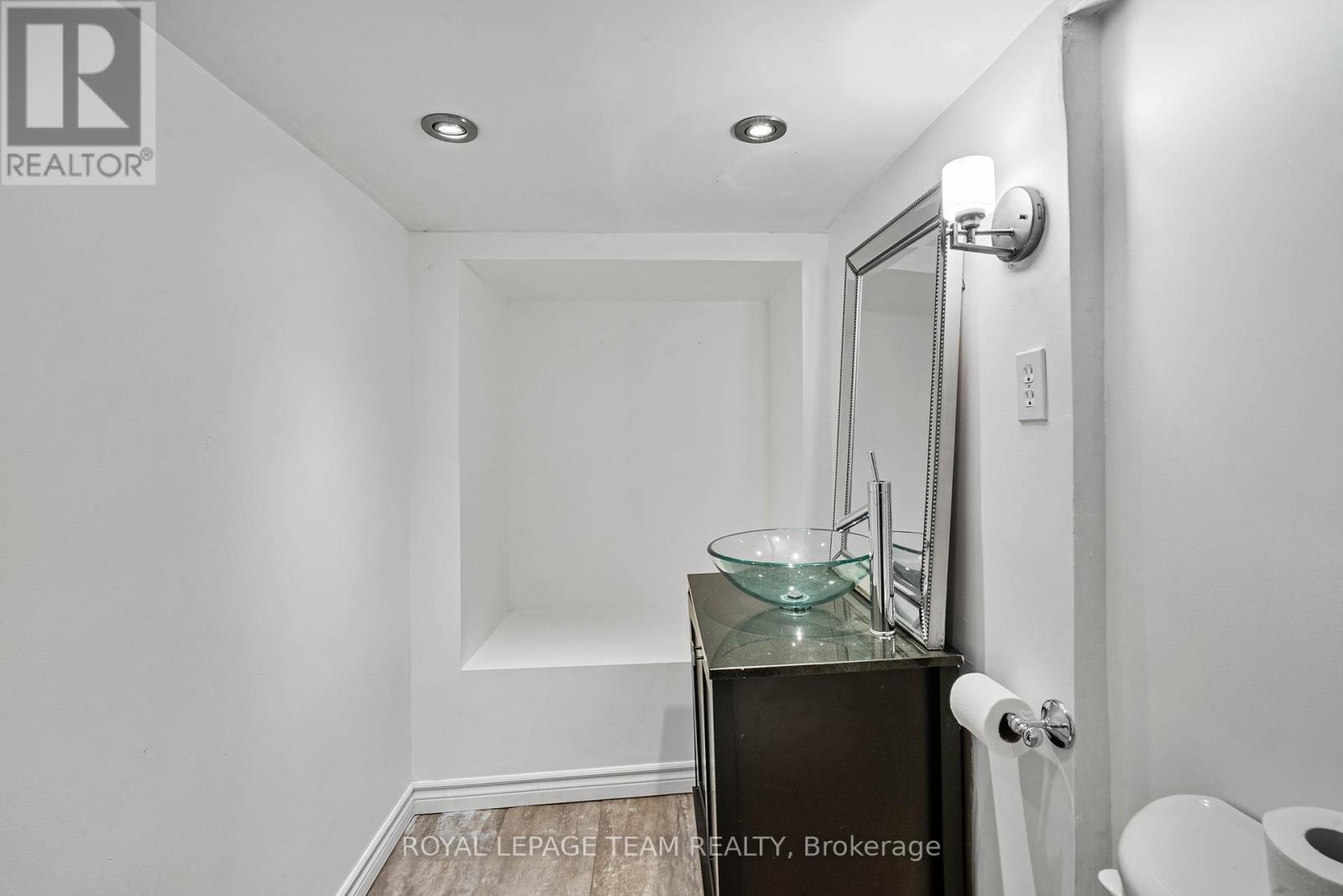 Photo 33 of 47 Second Avenue, Ottawa ON