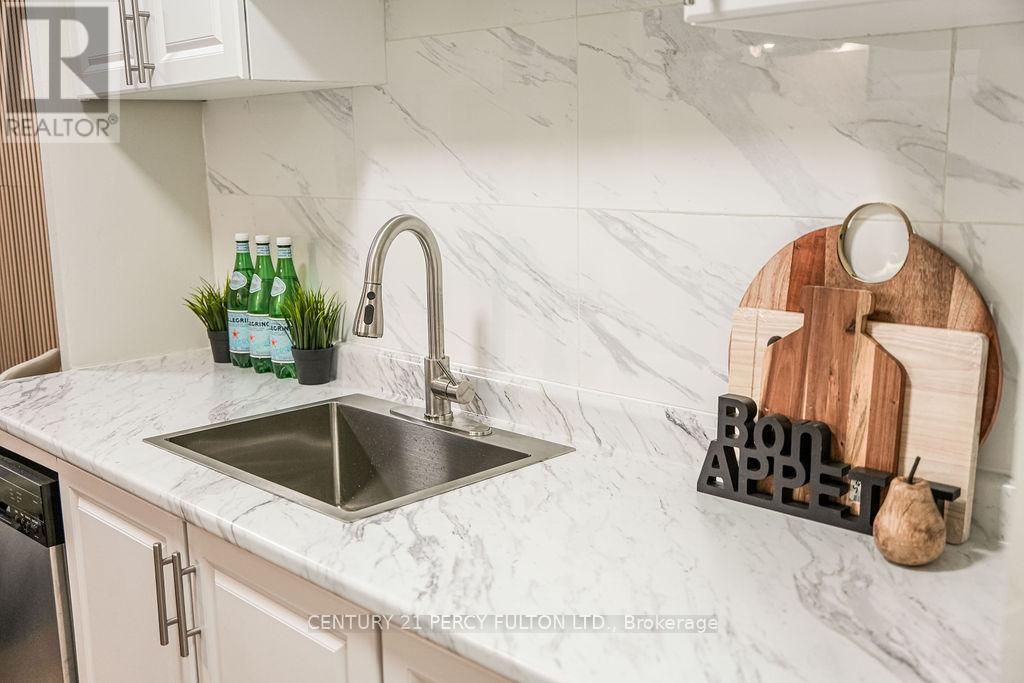 Photo 20 of 101 921 Midland Avenue, Toronto ON