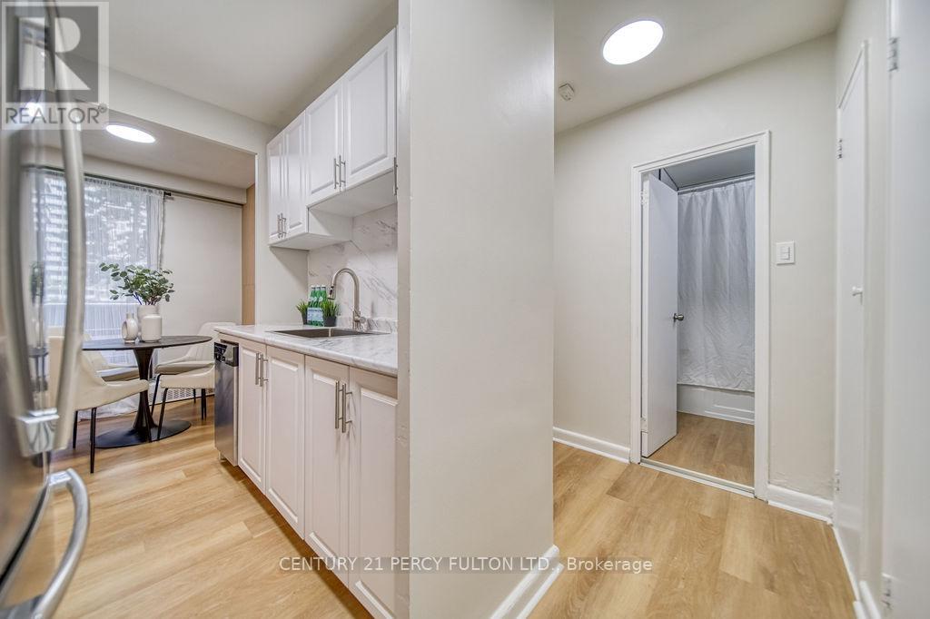 Photo 6 of 101 921 Midland Avenue, Toronto ON