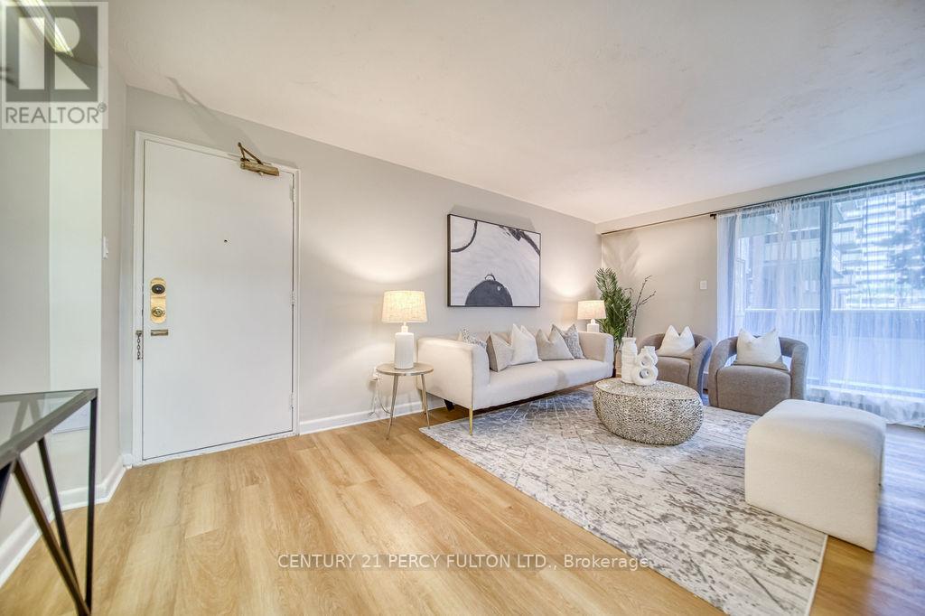 Photo 7 of 101 921 Midland Avenue, Toronto ON