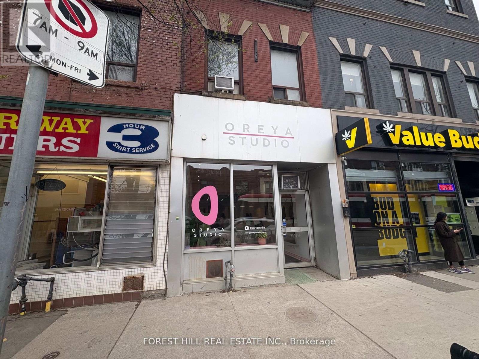 Photo 1 of 724 1 2 Queen Street E, Toronto ON