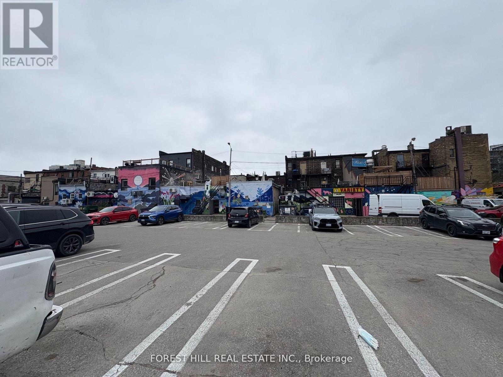 Photo 14 of 724 1 2 Queen Street E, Toronto ON