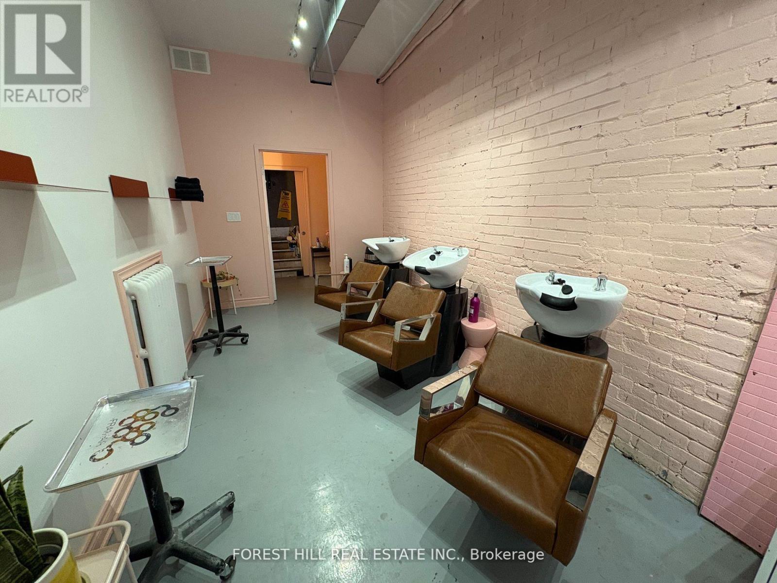 Photo 8 of 724 1 2 Queen Street E, Toronto ON
