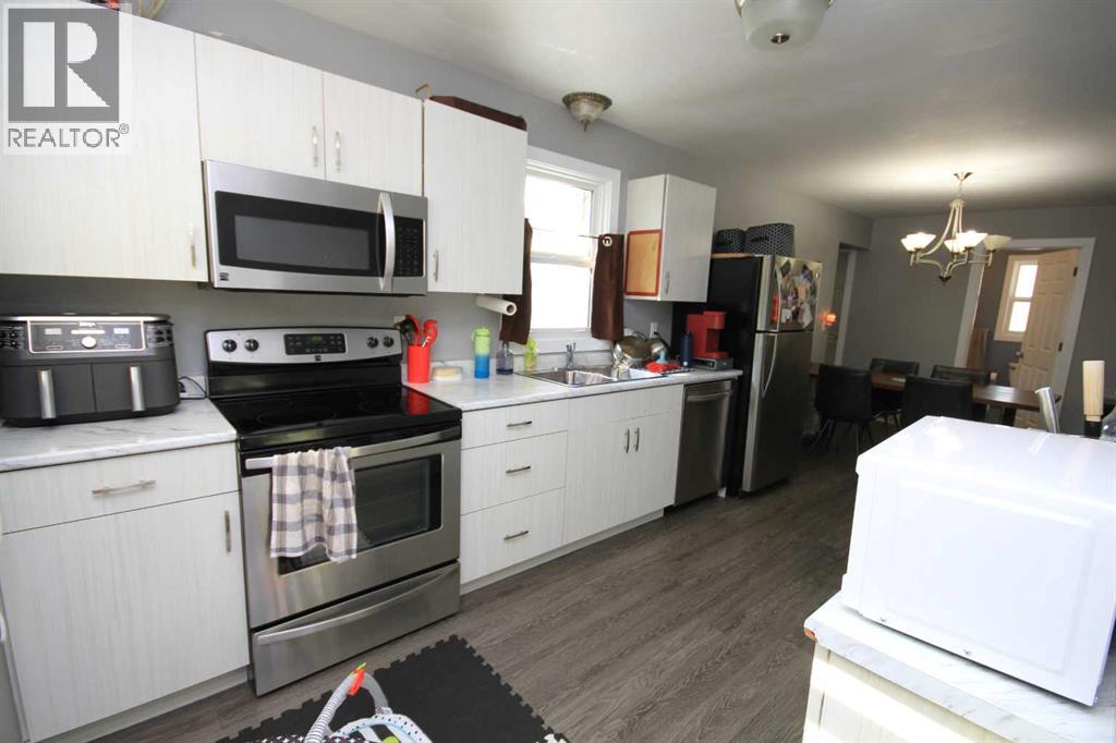 Photo 8 of 5052 44 Avenue, Taber AB