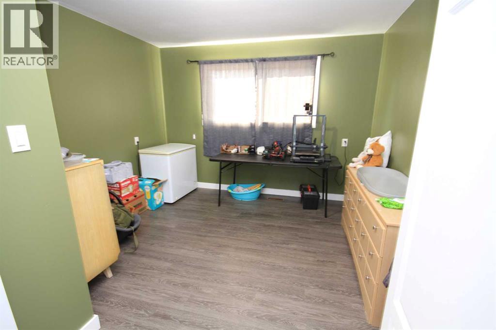 Photo 17 of 5052 44 Avenue, Taber AB