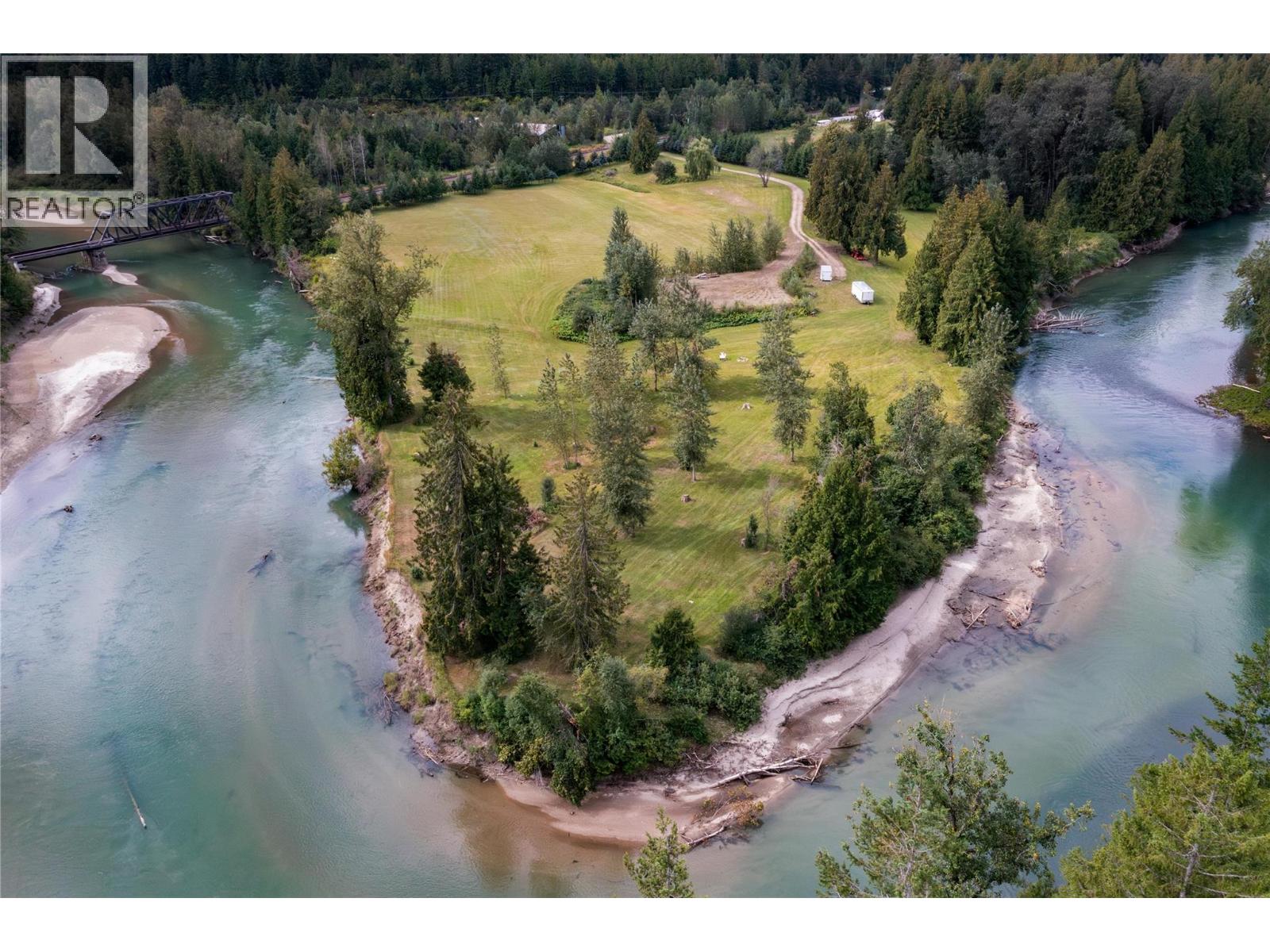  3099 Myllinemi Road, Sicamous