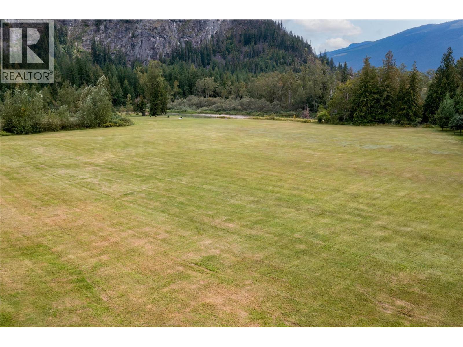  3099 Myllinemi Road, Sicamous