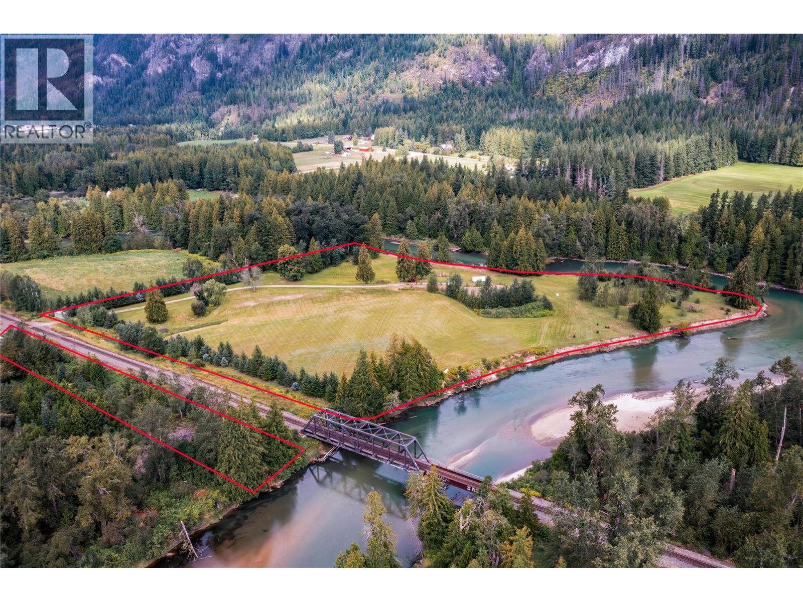  3099 Myllinemi Road, Sicamous