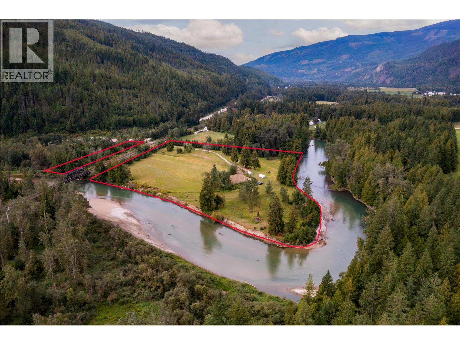  3099 Myllinemi Road, Sicamous