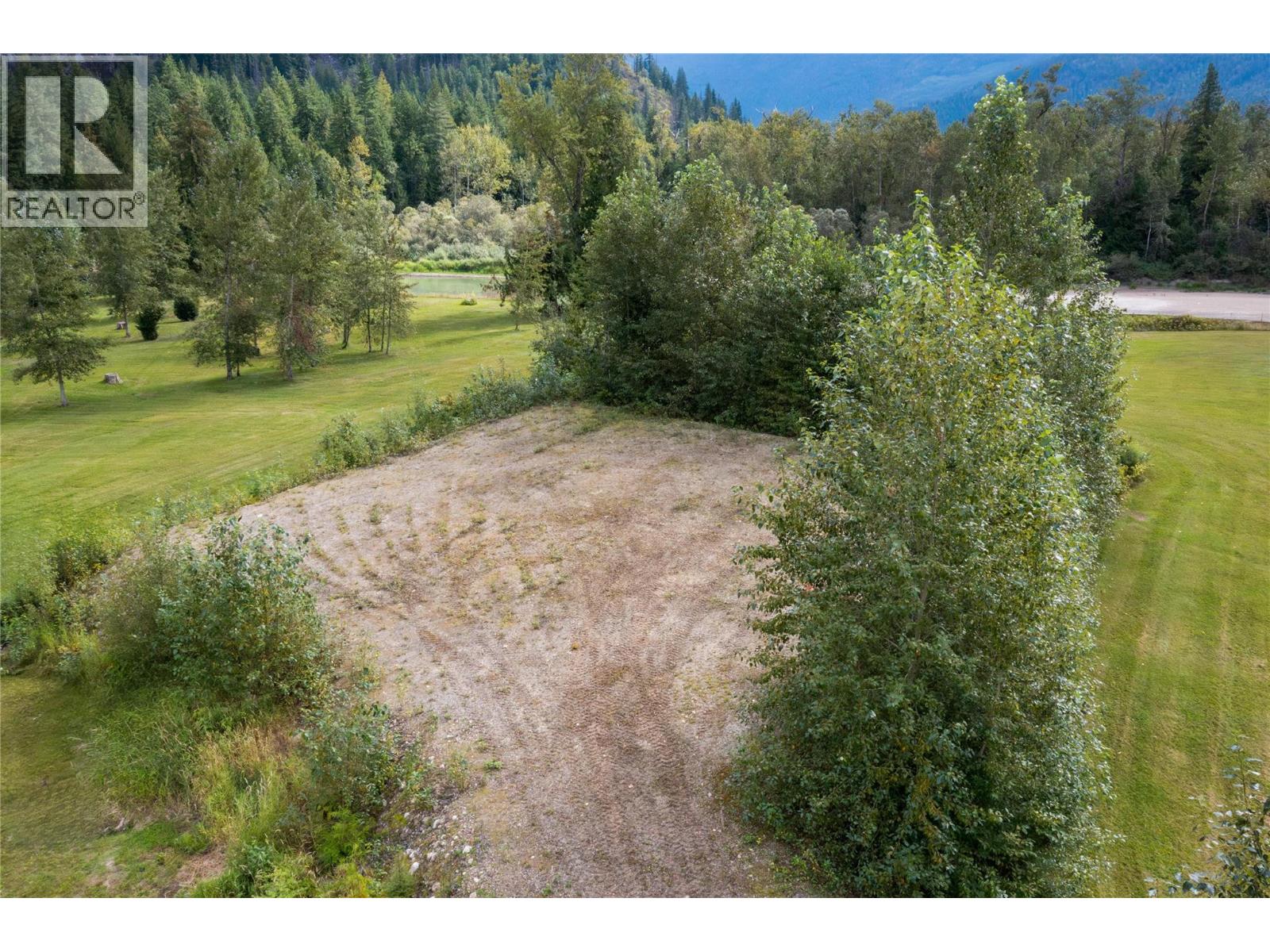 3099 Myllinemi Road, Sicamous