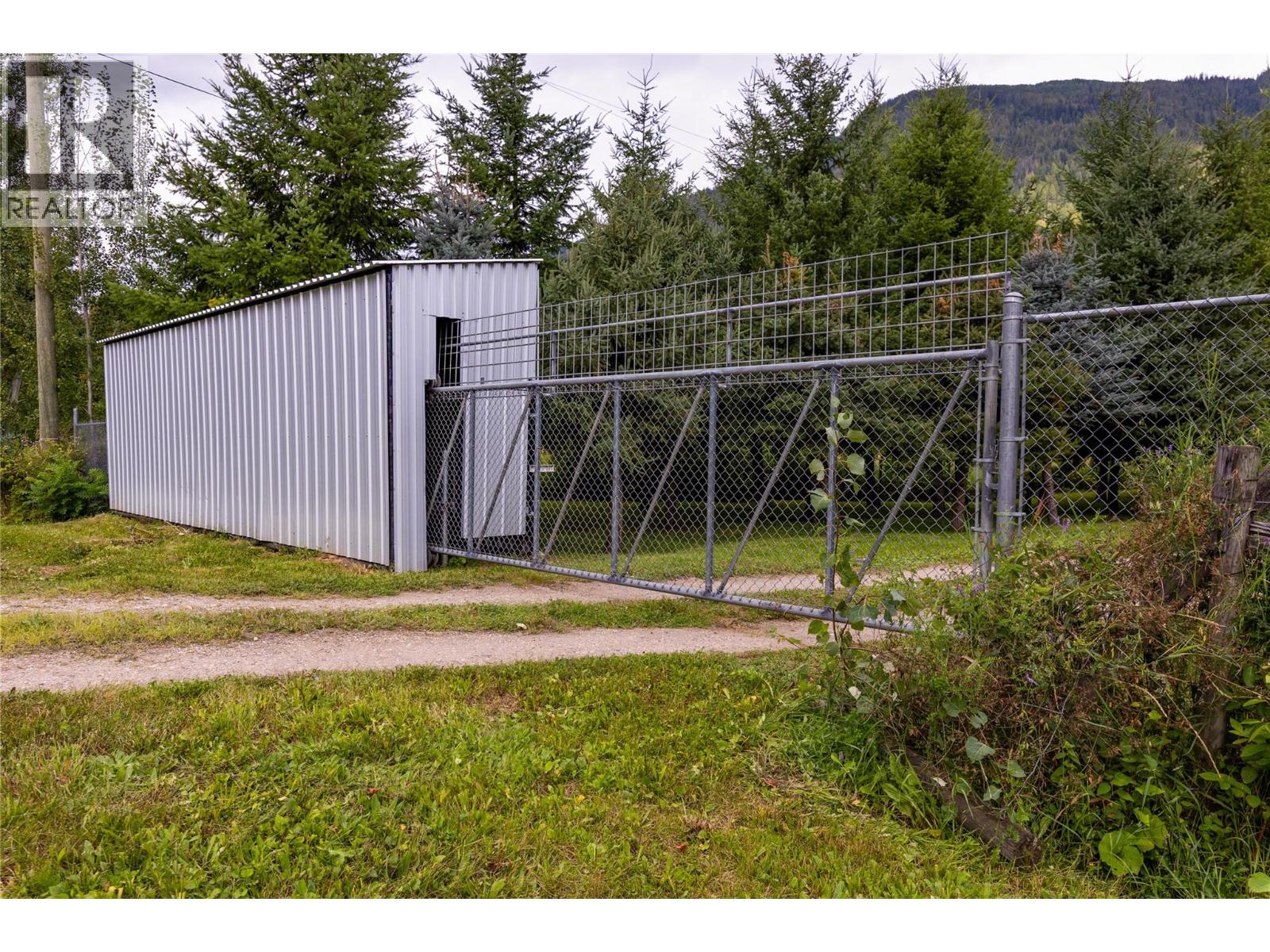  3099 Myllinemi Road, Sicamous