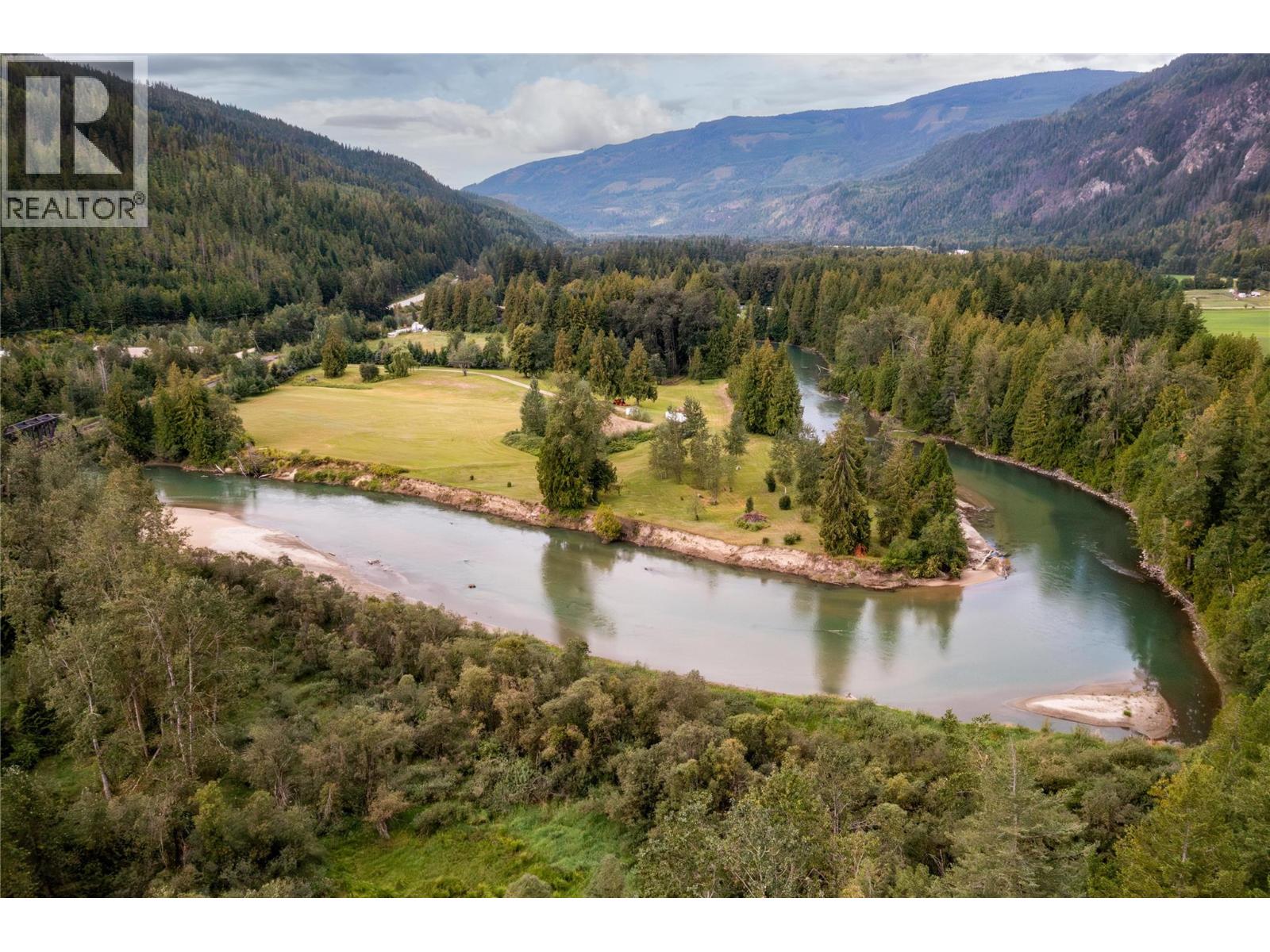  3099 Myllinemi Road, Sicamous
