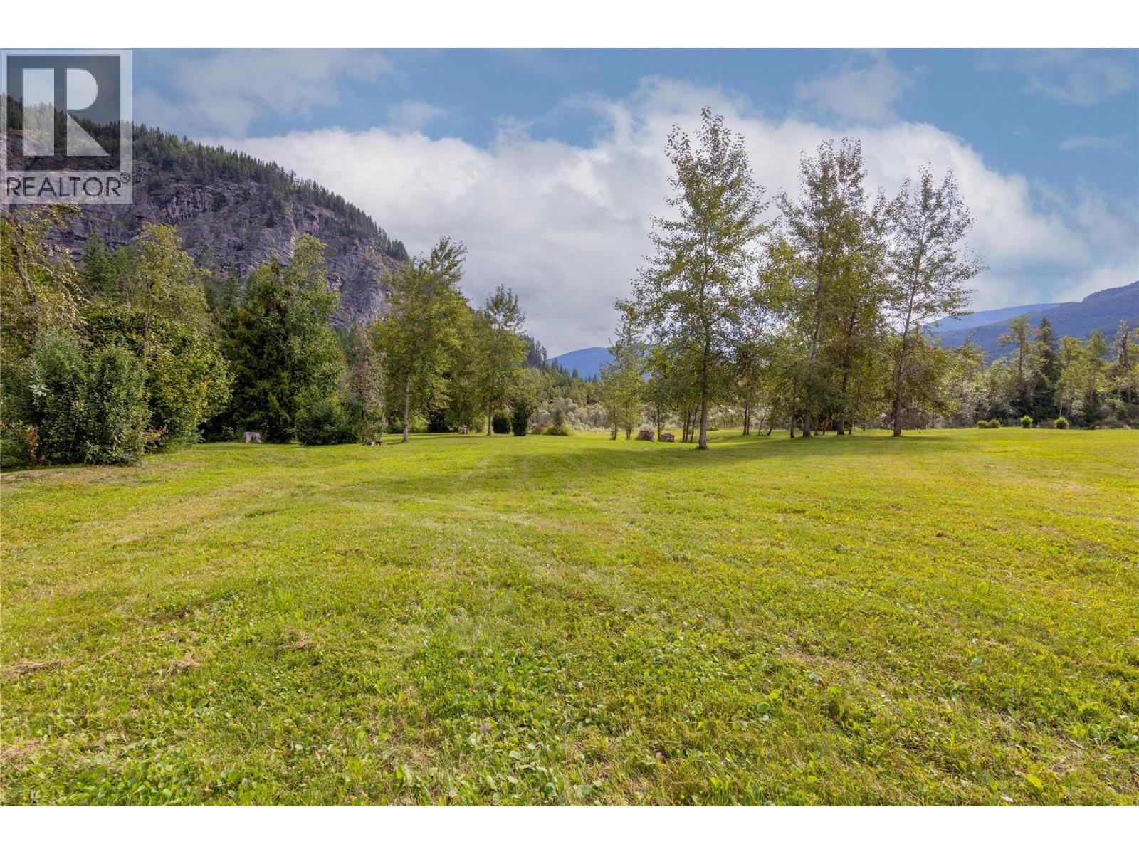 3099 Myllinemi Road, Sicamous