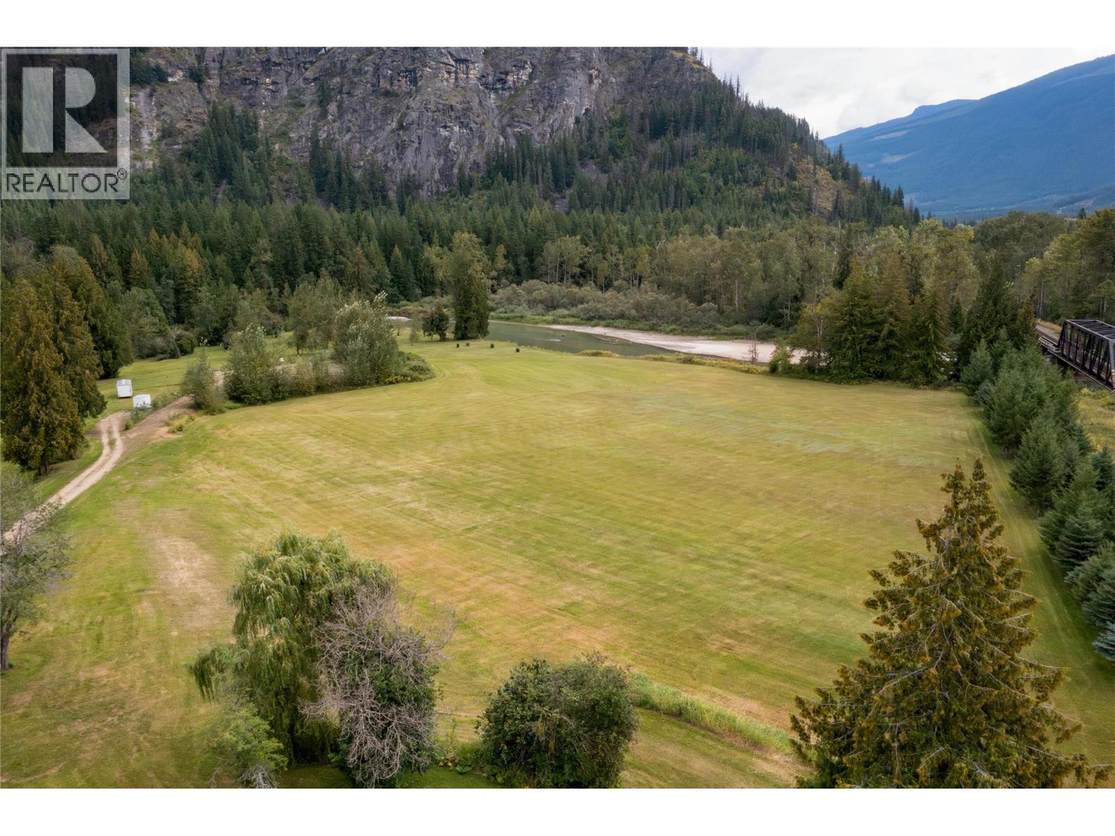  3099 Myllinemi Road, Sicamous