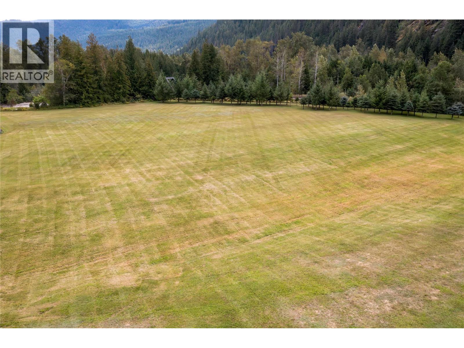  3099 Myllinemi Road, Sicamous