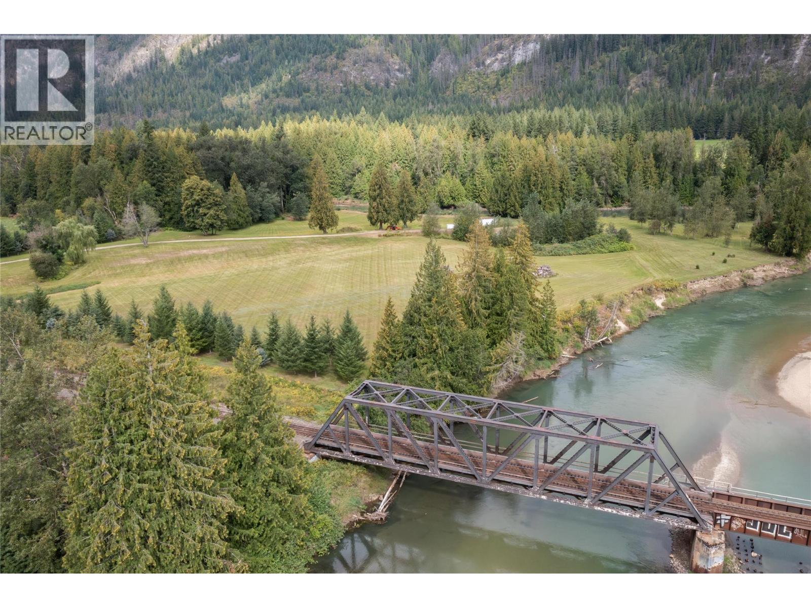  3099 Myllinemi Road, Sicamous