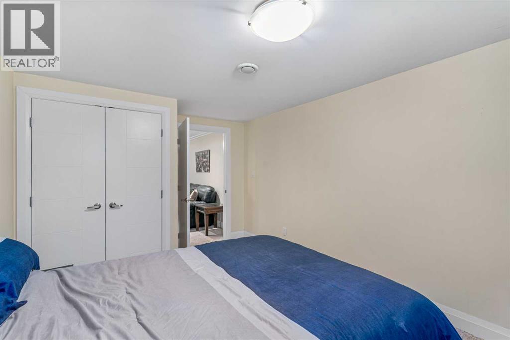 Photo 27 of 92 Baker Crescent Nw, Calgary AB
