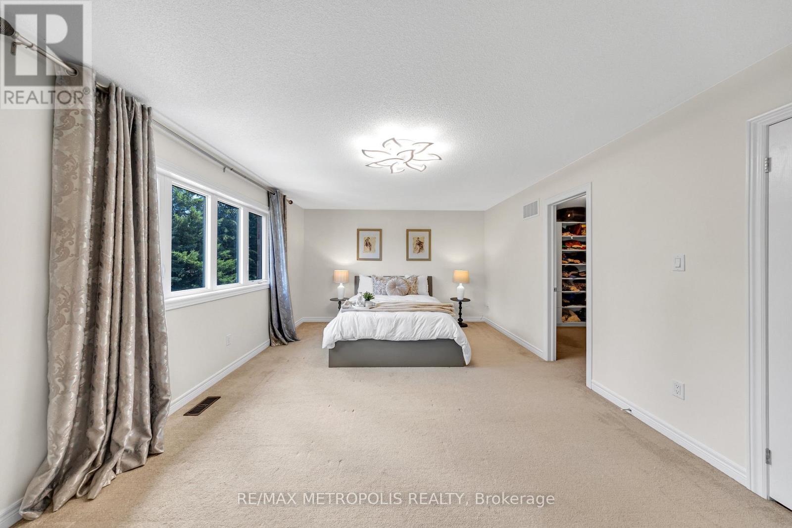 Photo 22 of 128 Noble Drive, Bradford West Gwillimbury ON