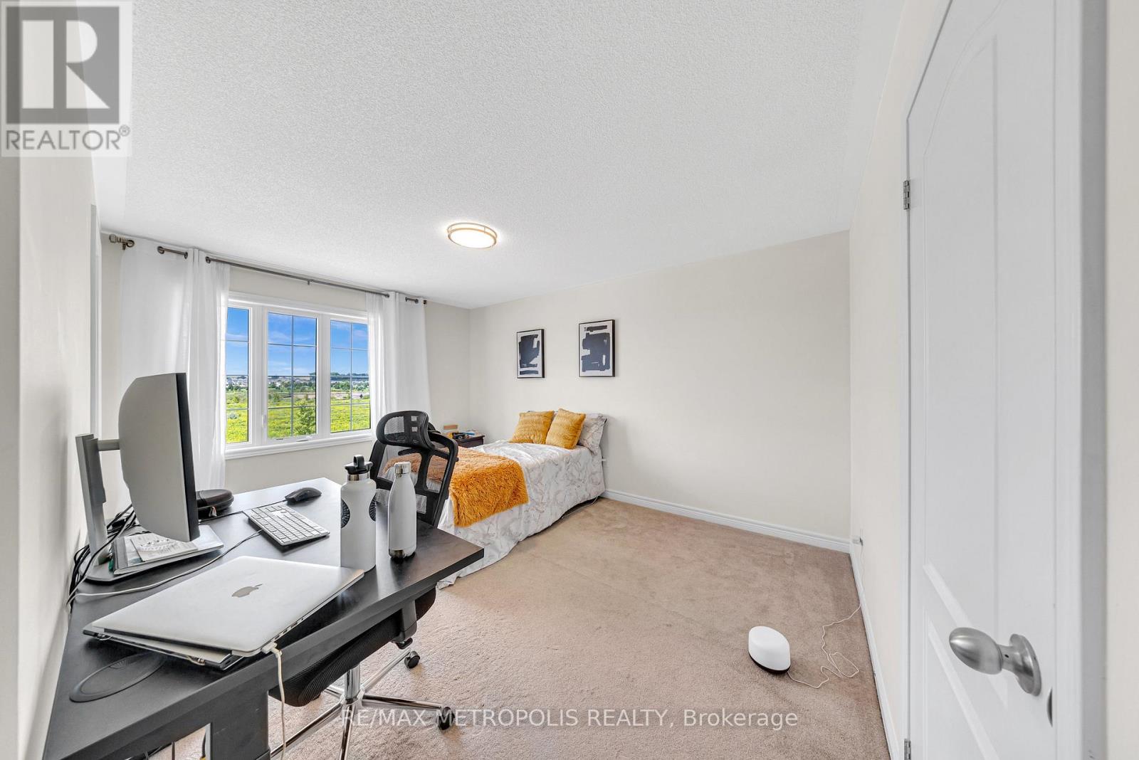Photo 29 of 128 Noble Drive, Bradford West Gwillimbury ON
