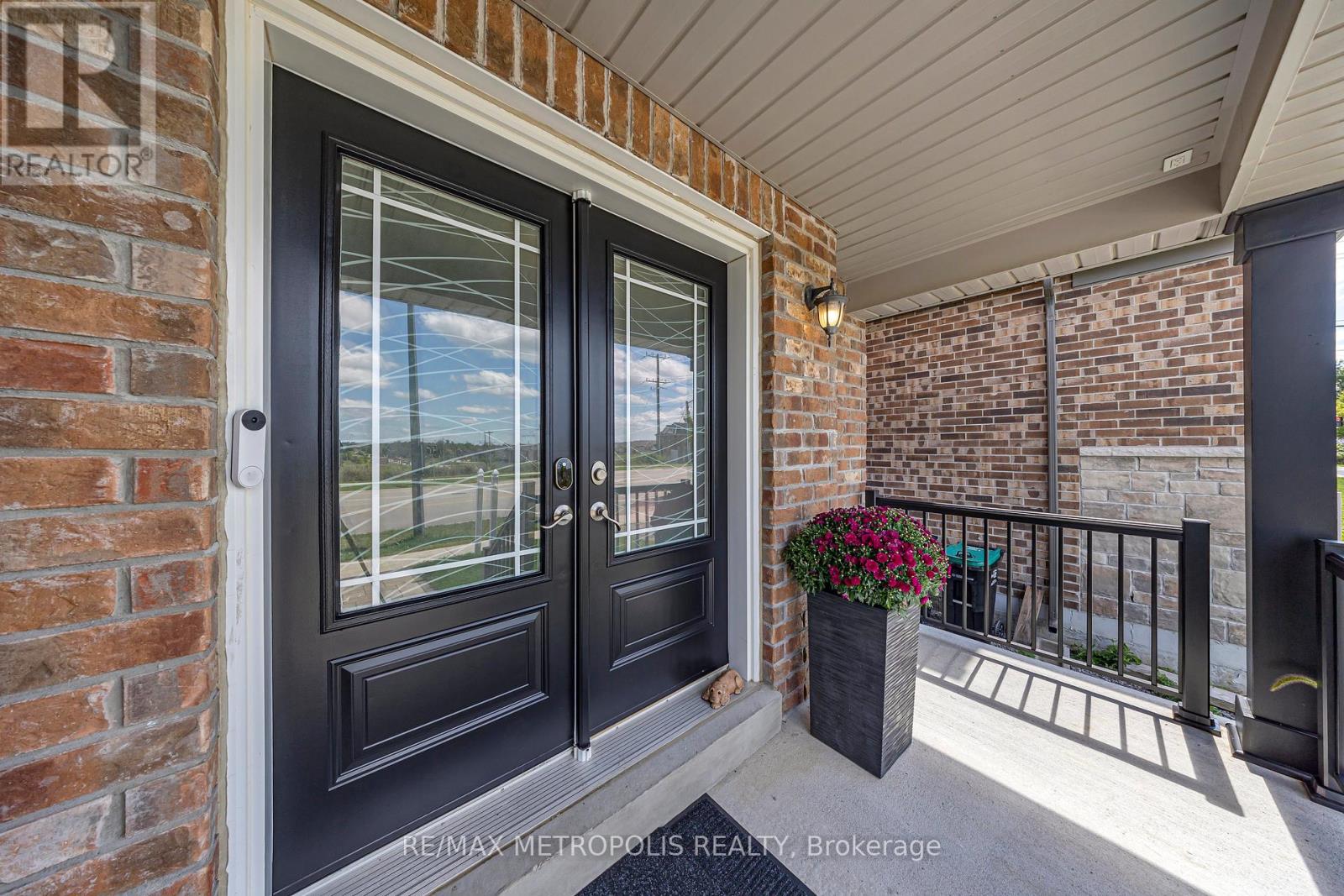 Photo 3 of 128 Noble Drive, Bradford West Gwillimbury ON
