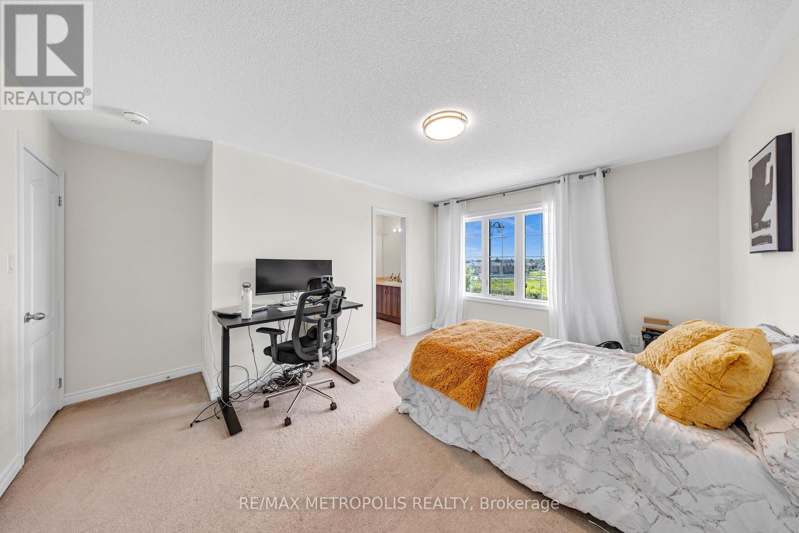 Photo 30 of 128 Noble Drive, Bradford West Gwillimbury ON