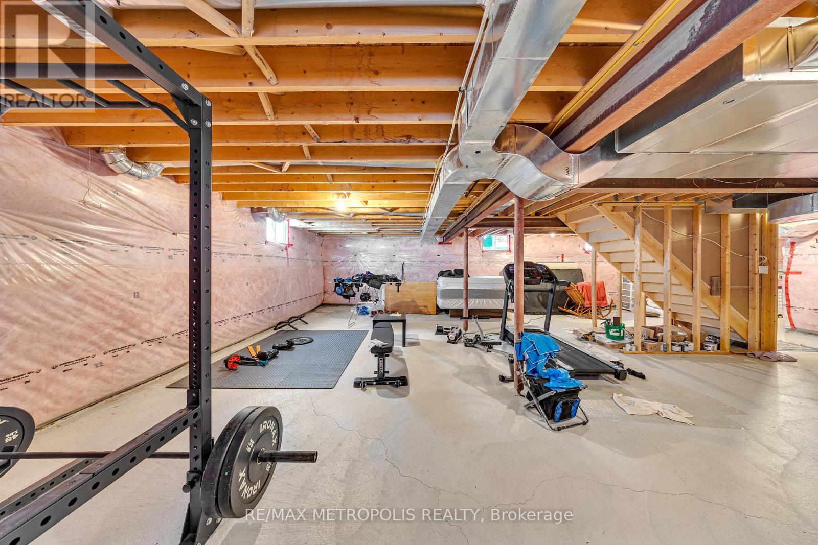 Photo 36 of 128 Noble Drive, Bradford West Gwillimbury ON