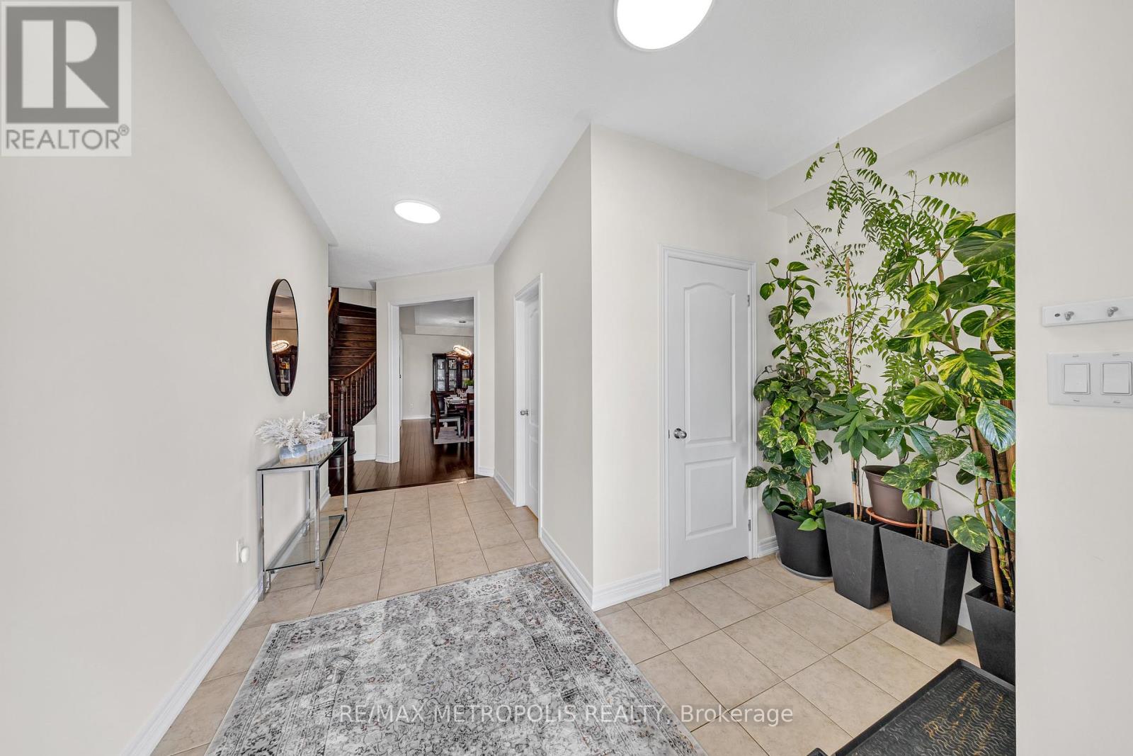 Photo 37 of 128 Noble Drive, Bradford West Gwillimbury ON