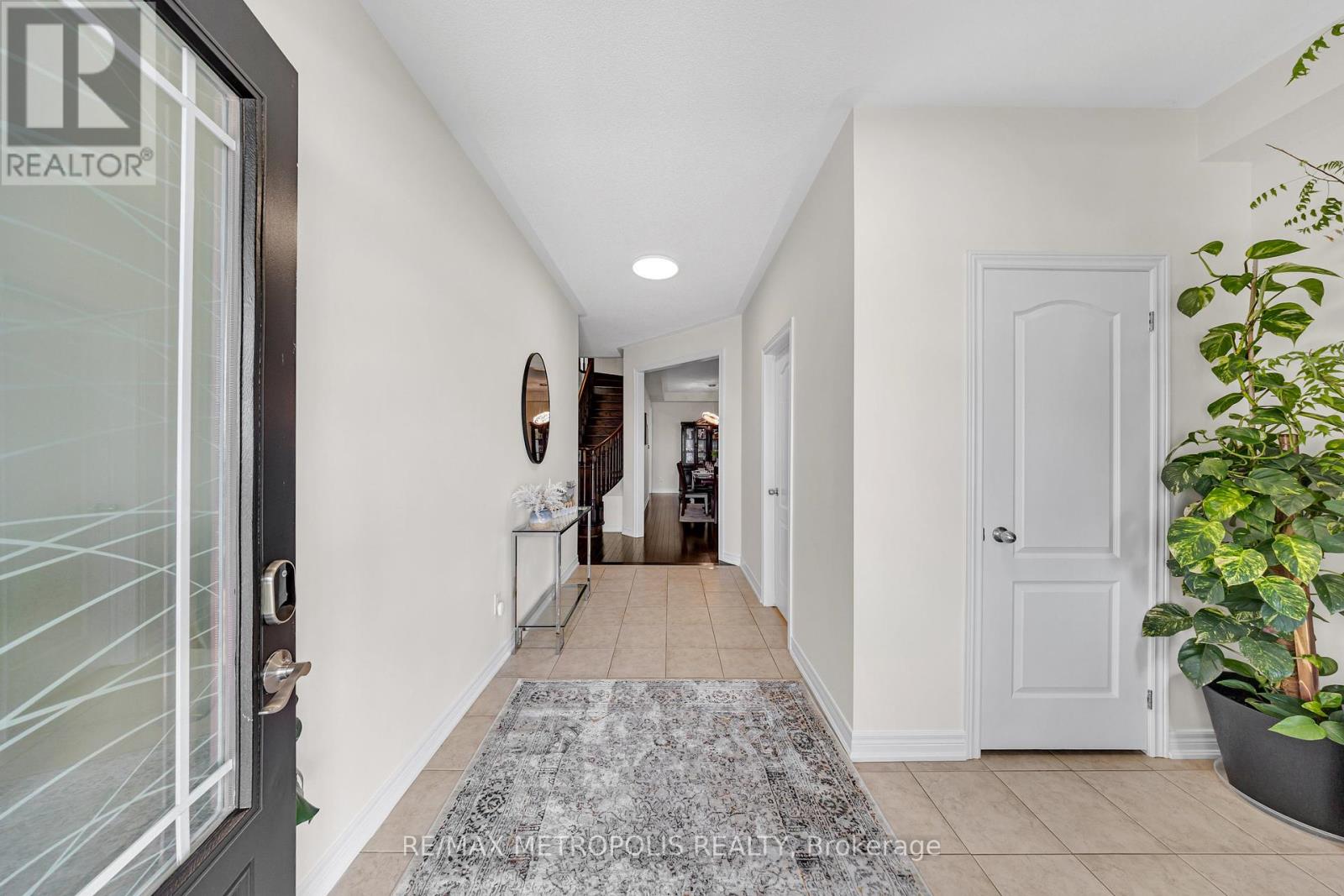 Photo 38 of 128 Noble Drive, Bradford West Gwillimbury ON
