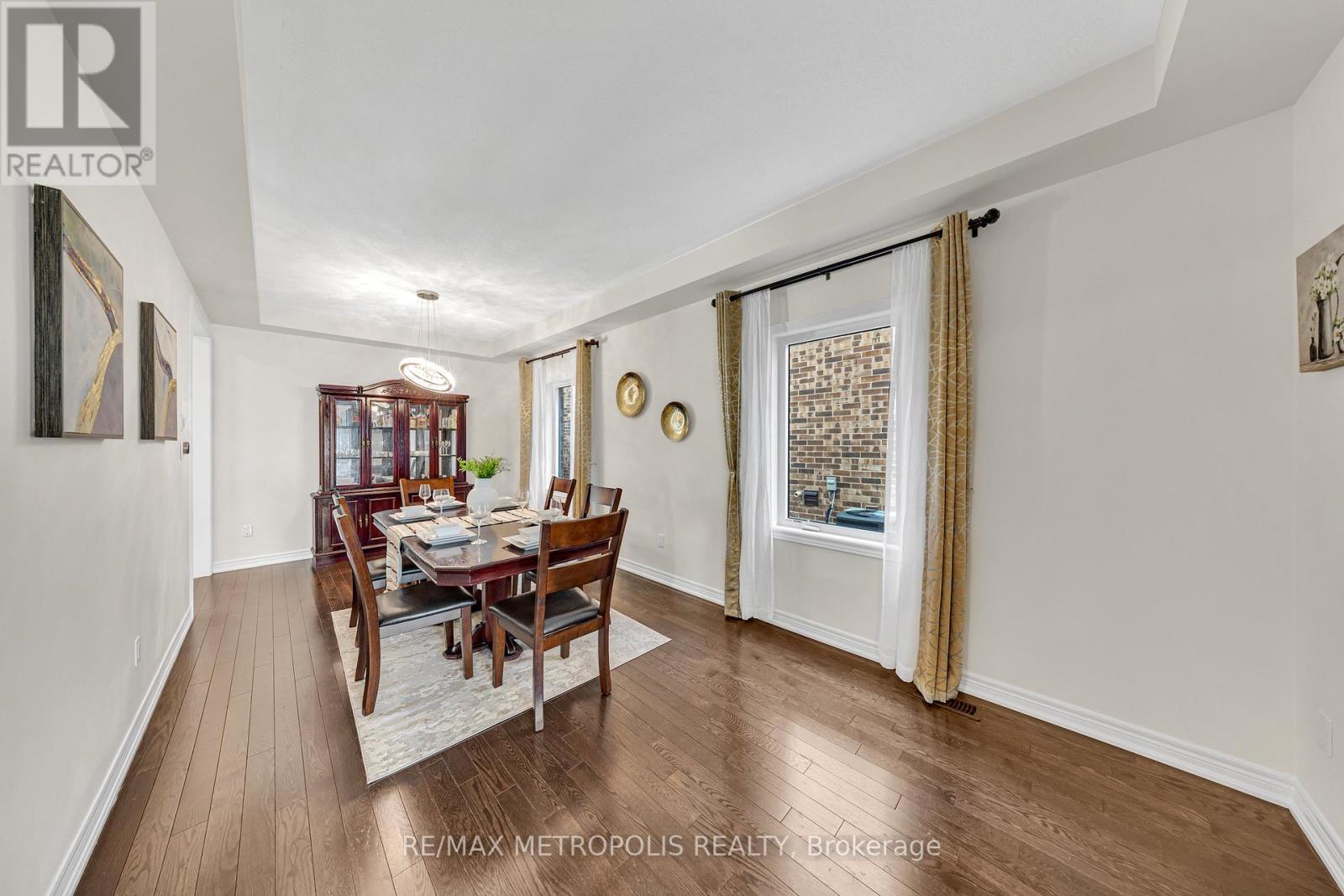 Photo 7 of 128 Noble Drive, Bradford West Gwillimbury ON