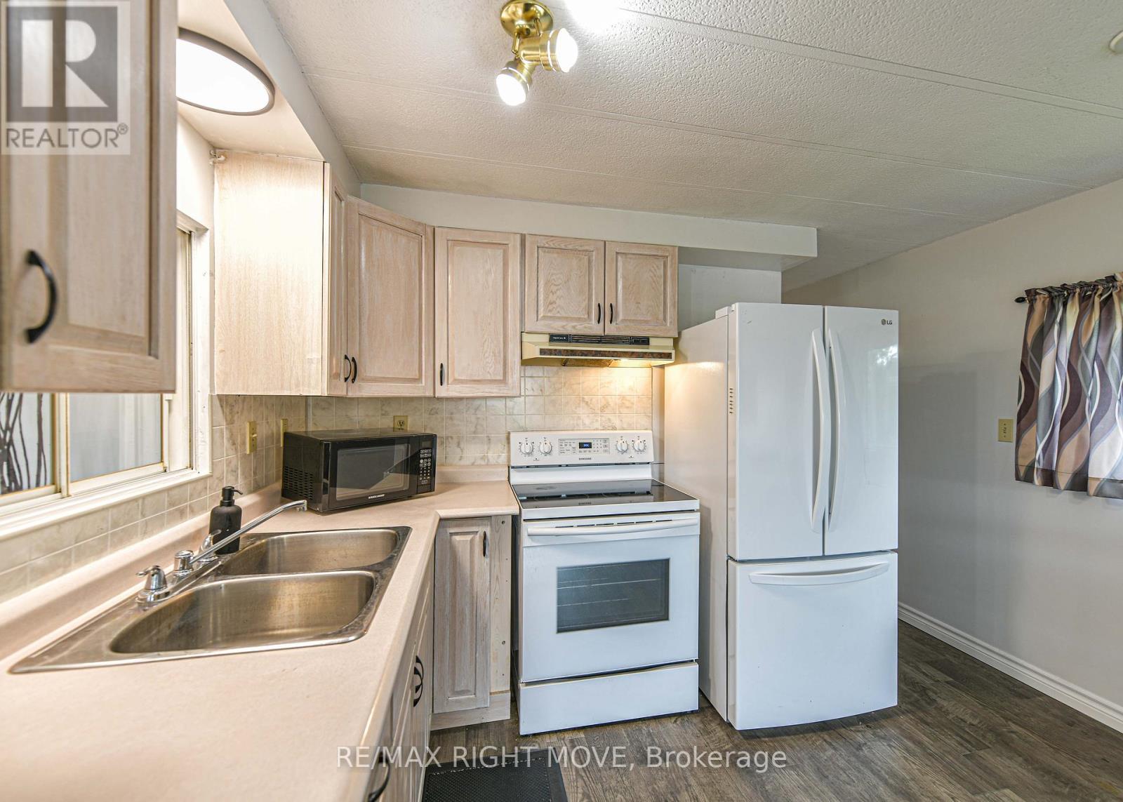 Photo 22 of 17 Balantrae Drive, Oromedonte ON