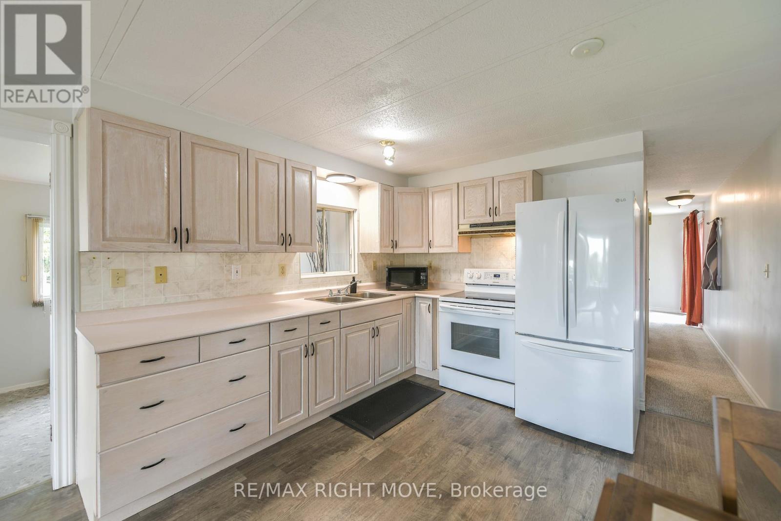 Photo 23 of 17 Balantrae Drive, Oromedonte ON