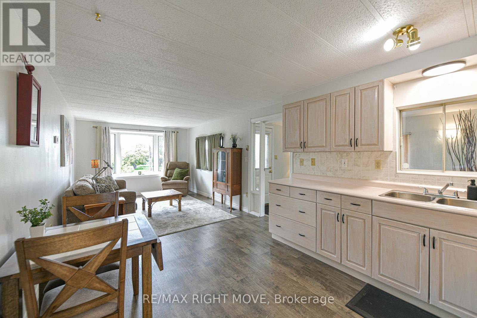 Photo 24 of 17 Balantrae Drive, Oromedonte ON