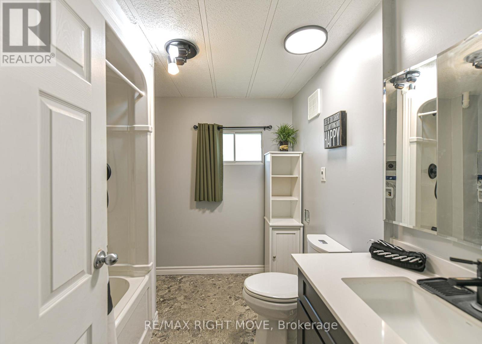 Photo 25 of 17 Balantrae Drive, Oromedonte ON