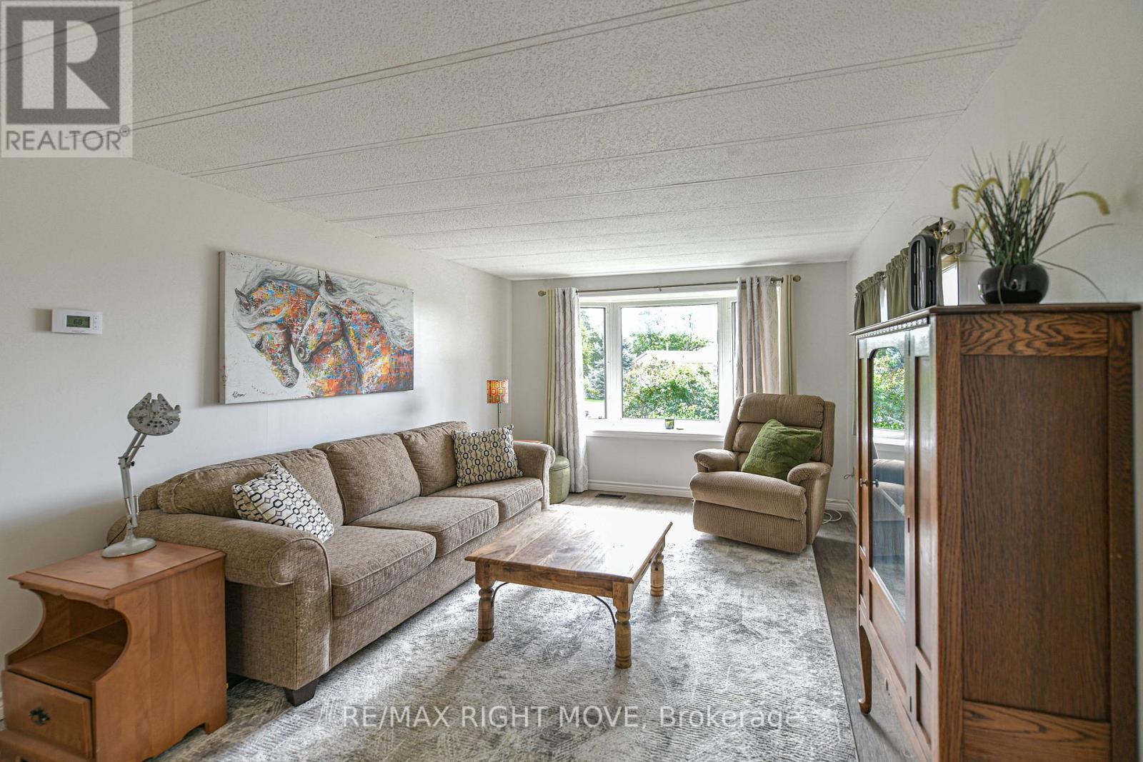 Photo 27 of 17 Balantrae Drive, Oromedonte ON