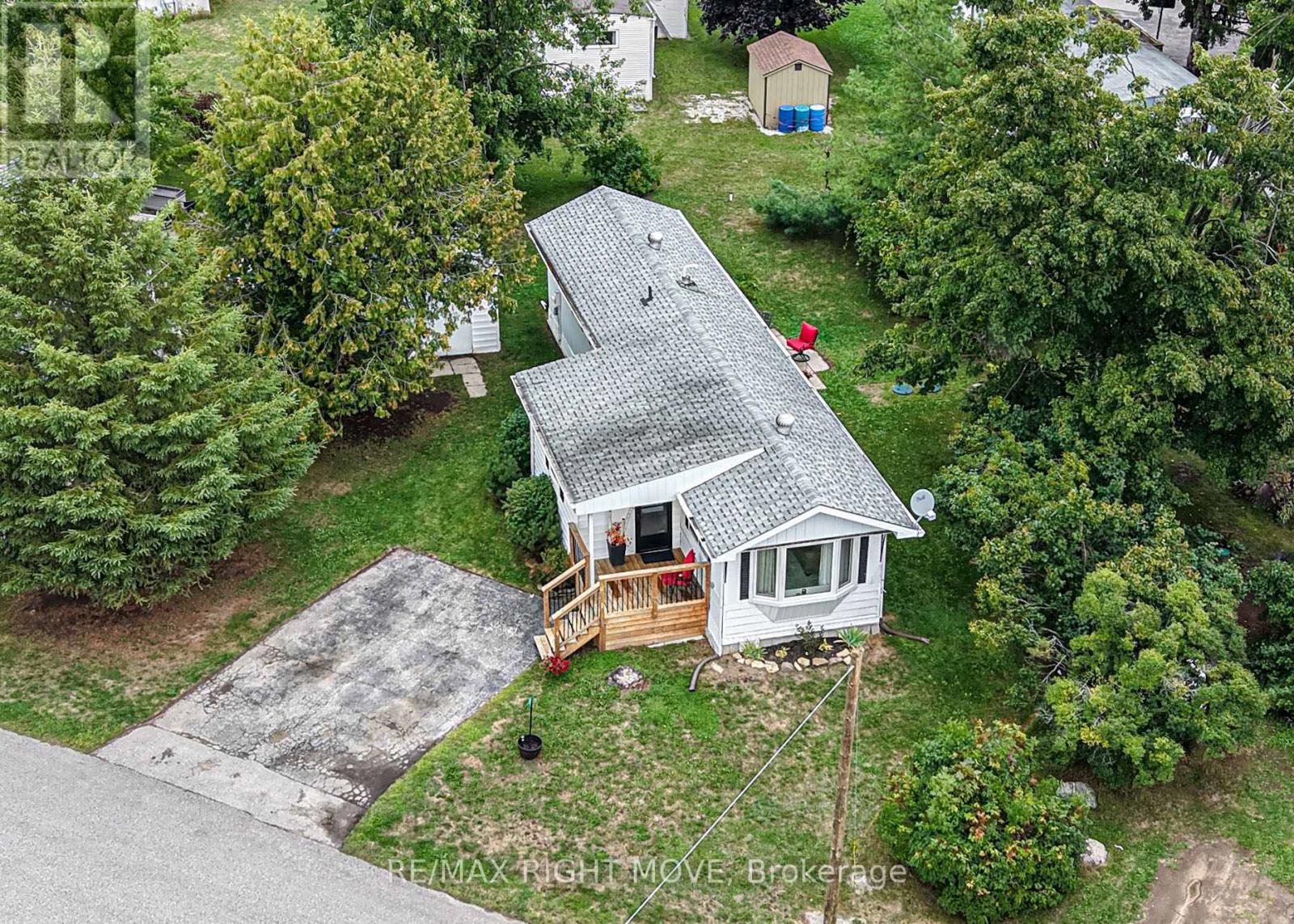 Photo 7 of 17 Balantrae Drive, Oromedonte ON
