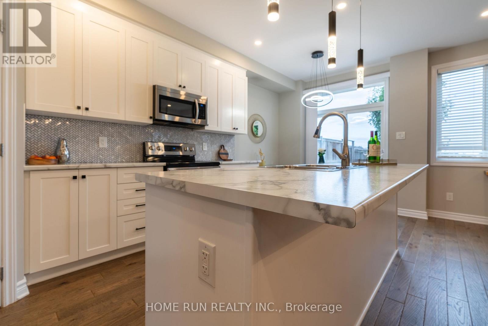 Photo 10 of 974 Kilbirnie Drive, Ottawa ON