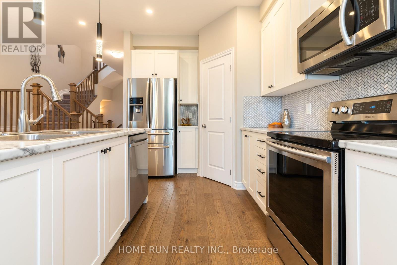 Photo 8 of 974 Kilbirnie Drive, Ottawa ON