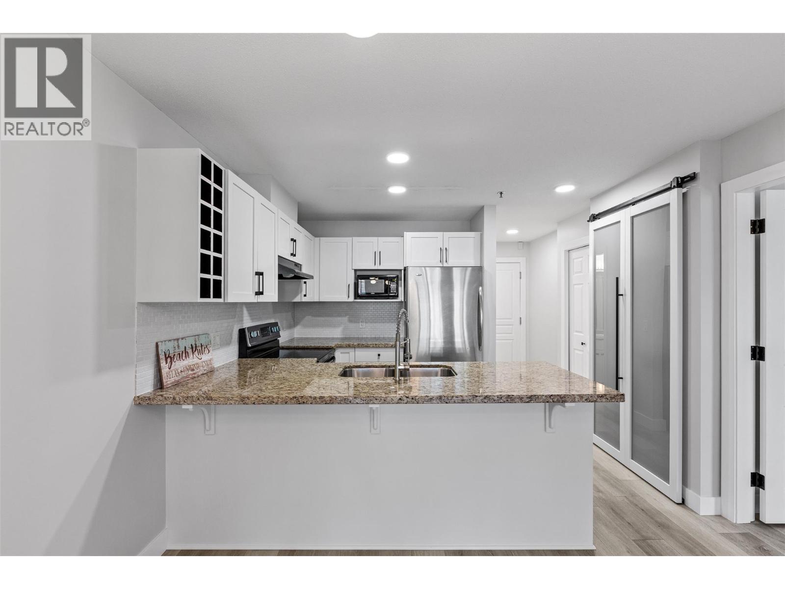 319 1083 Sunset Drive, Kelowna