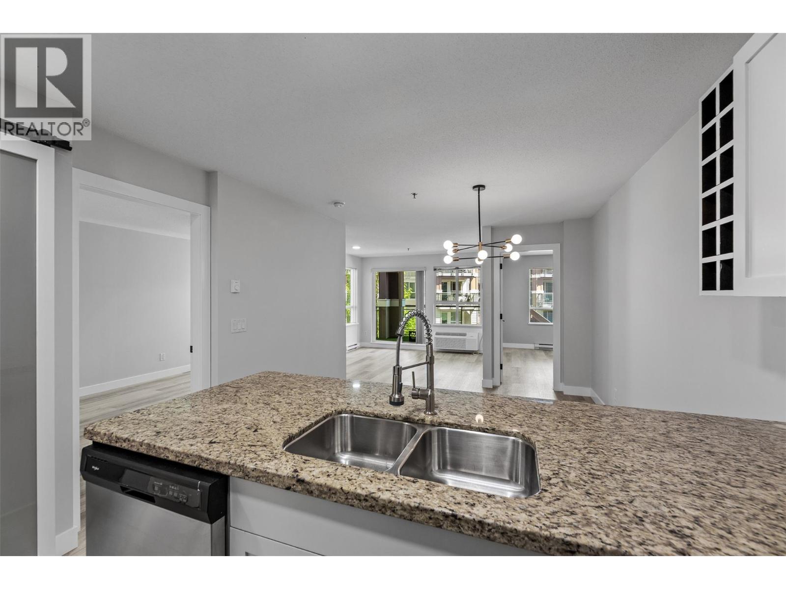 319 1083 Sunset Drive, Kelowna