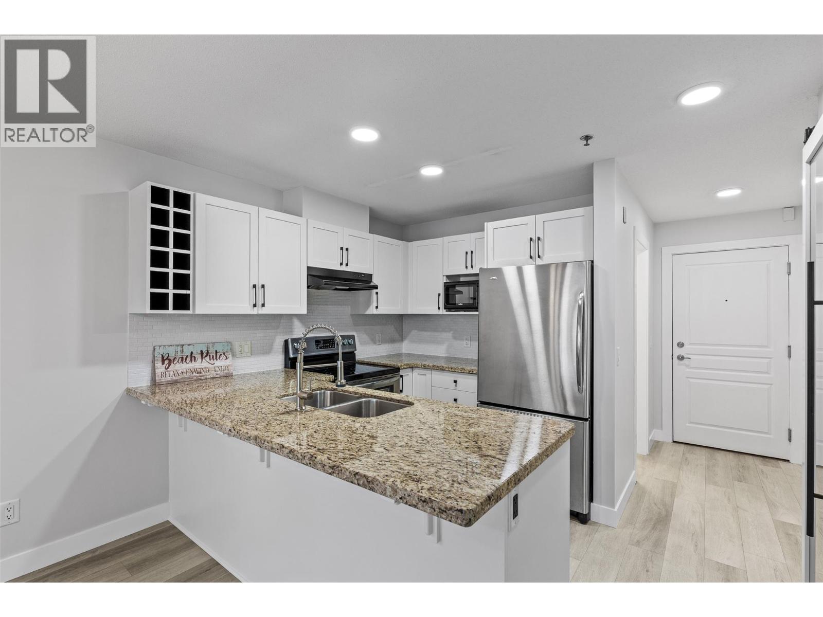 319 1083 Sunset Drive, Kelowna
